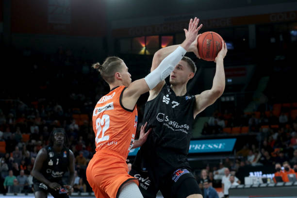 纳必须在9 纳必须在9