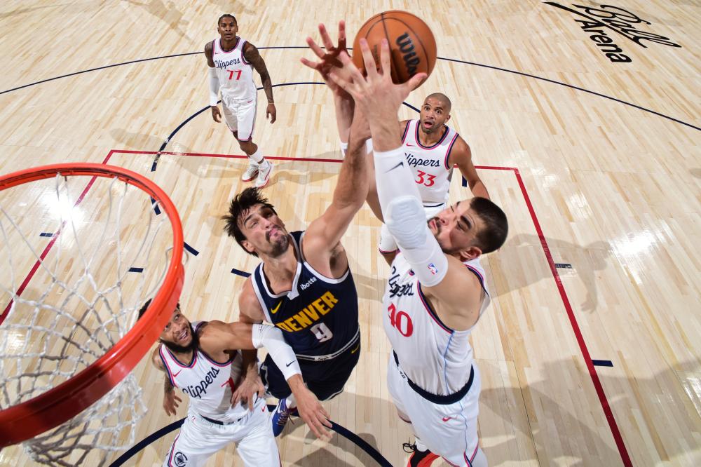 年轻球员更 年轻球员更